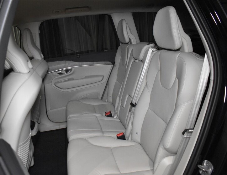 Volvo XC90 9