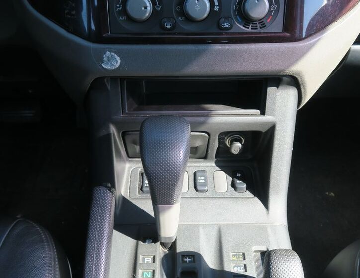 Mitsubishi Pajero 16
