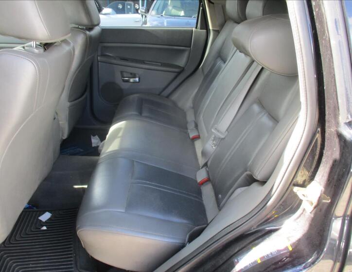 Jeep Grand Cherokee 8