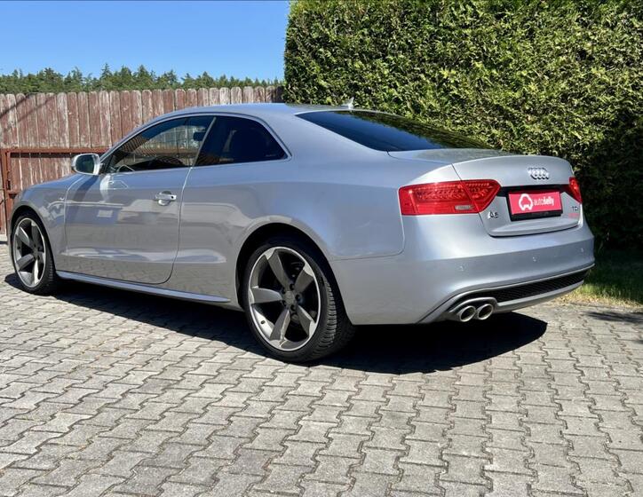 Audi A5 4