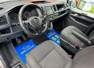 Volkswagen Caravelle 9