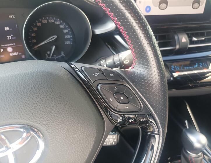 Toyota C-HR 13