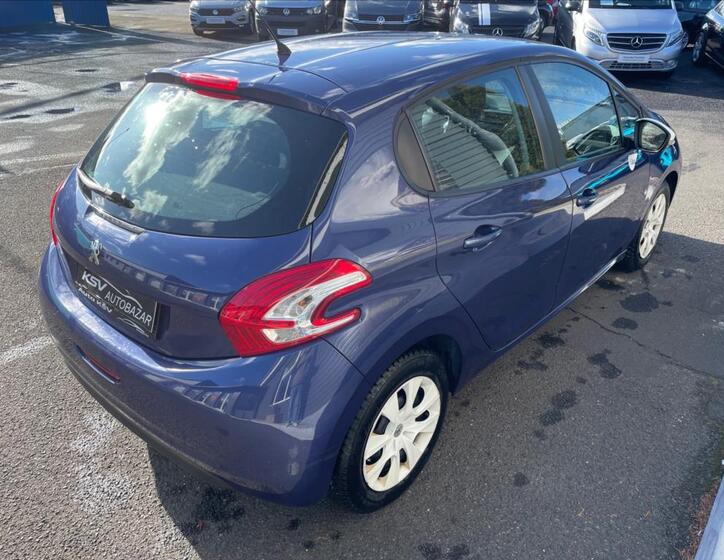 Peugeot 208 9