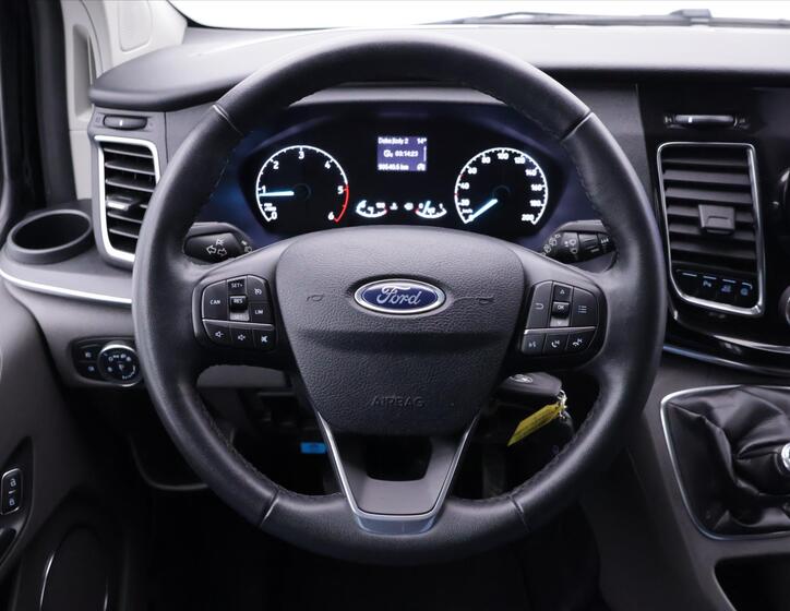 Ford Tourneo Custom 21