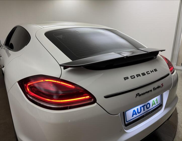 Porsche Panamera 51