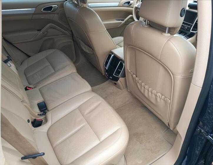 Porsche Cayenne 17