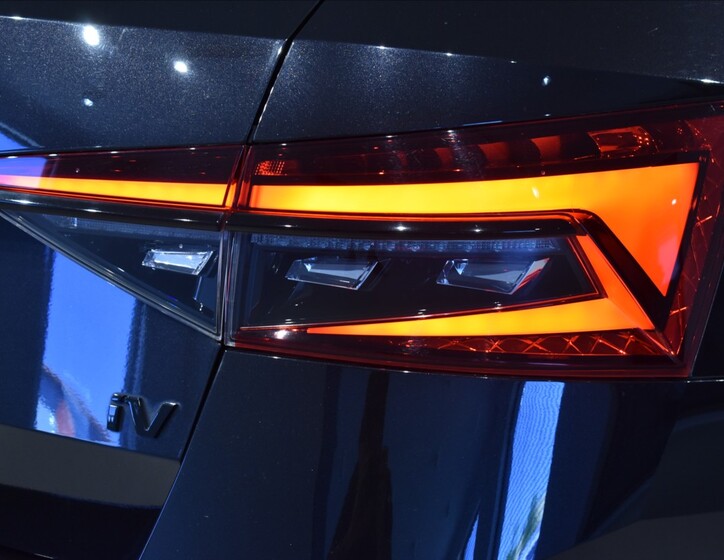Škoda Superb 9