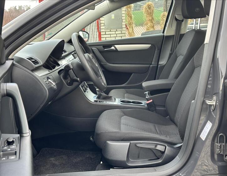 Volkswagen Passat 9