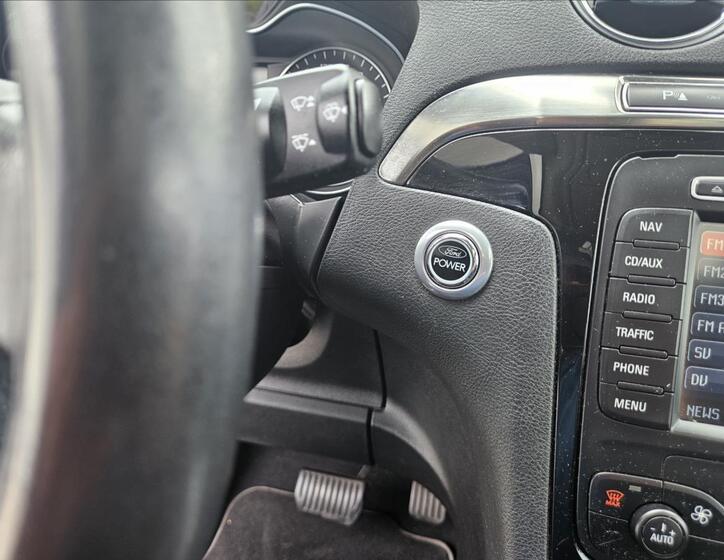 Ford Galaxy 13