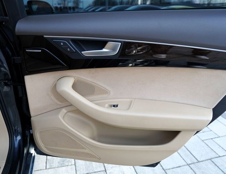Audi A8 23