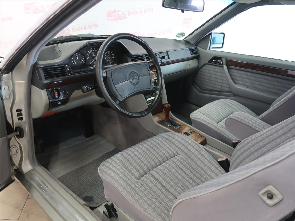 Mercedes-Benz 124