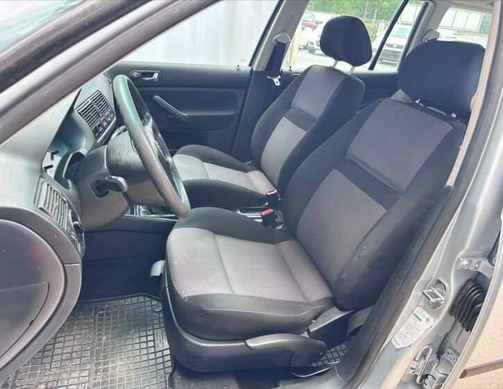 Volkswagen Golf 10
