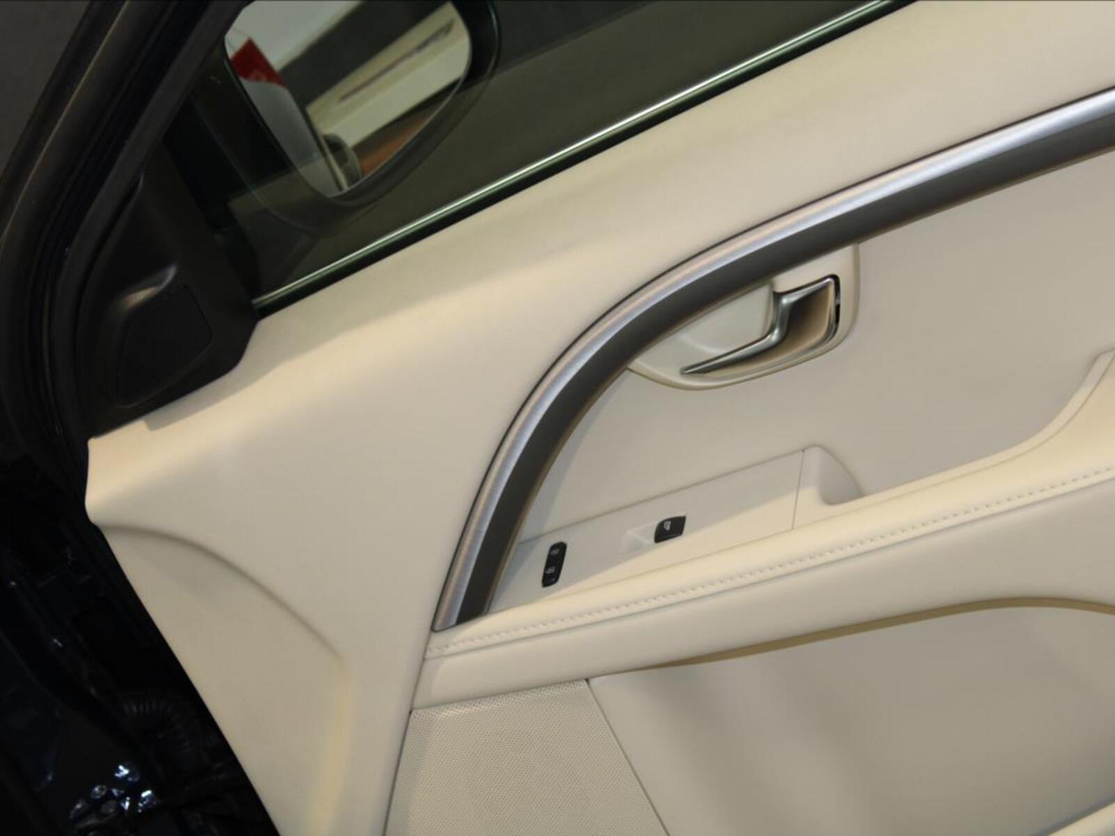 Volvo S80 24