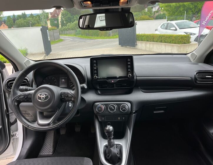 Toyota Yaris 16