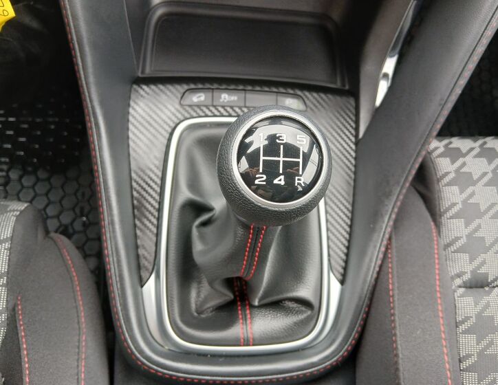 MG ZS 25