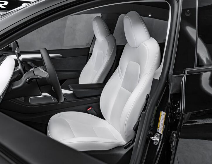 Tesla Model Y 13
