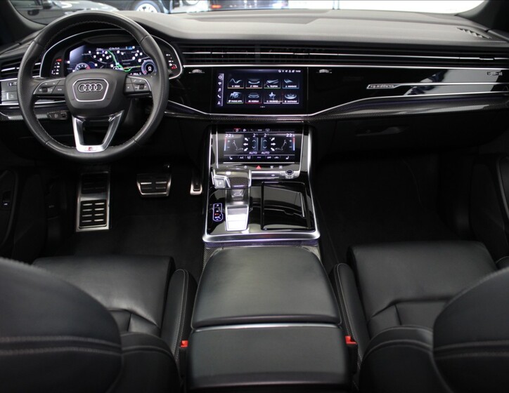 Audi Q8 8