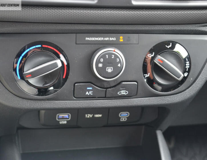 Hyundai i10 23