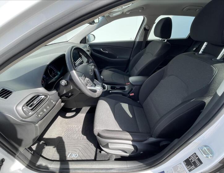 Hyundai i30 4