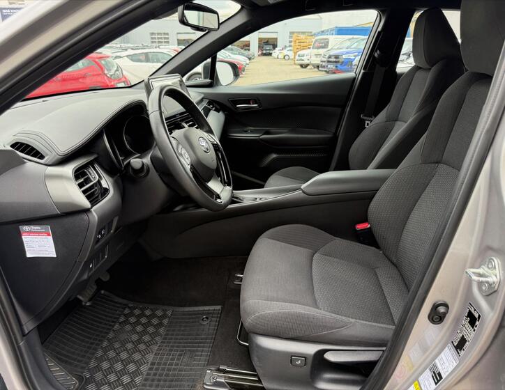 Toyota C-HR 9