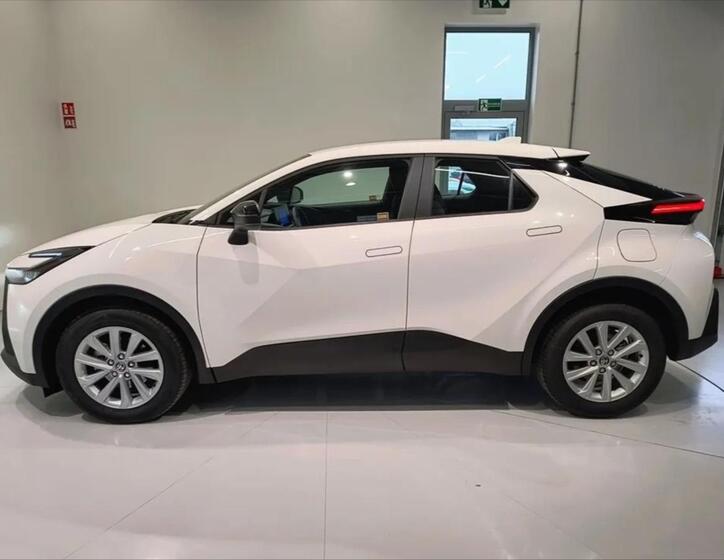Toyota C-HR 8