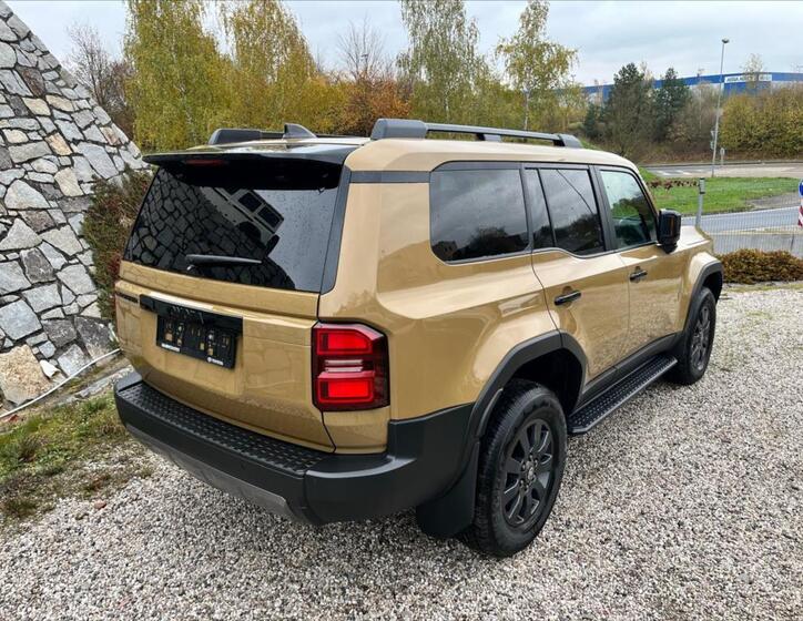 Toyota Land Cruiser 7