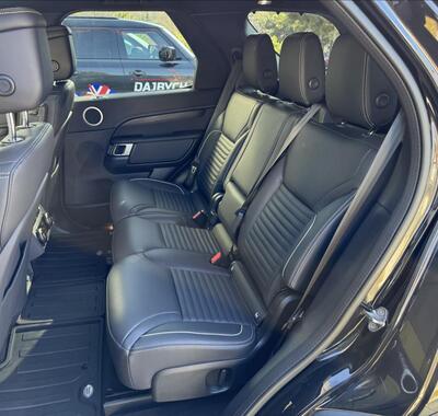 Land Rover Discovery 10