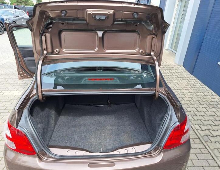 Peugeot 301 9