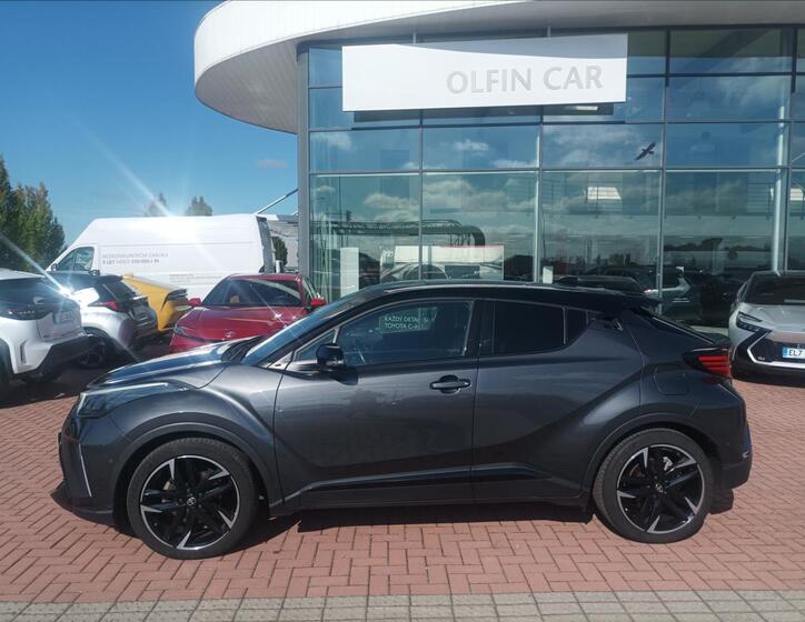 Toyota C-HR 2