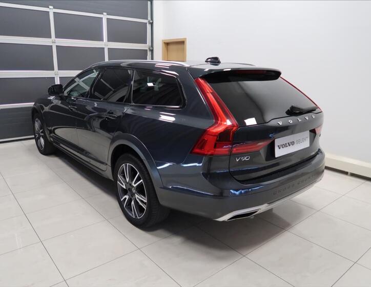 Volvo V90 6