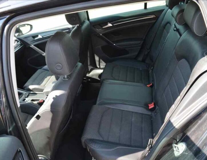 Volkswagen Golf 20