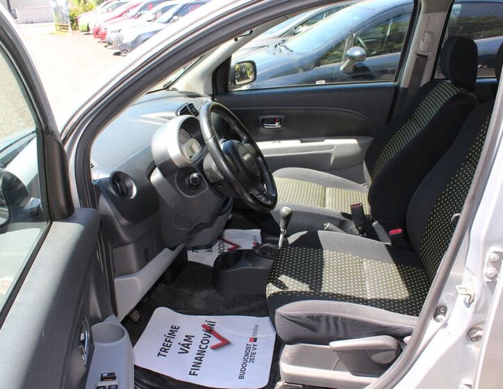 Daihatsu Sirion 7