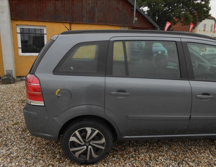 Opel Zafira 5