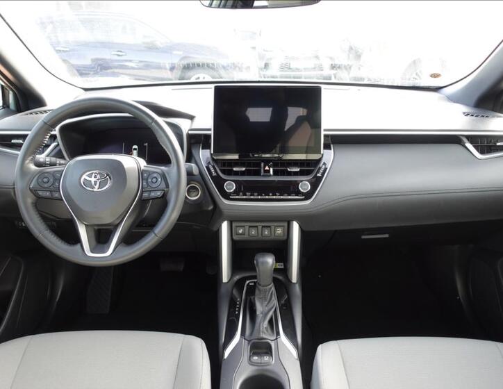 Toyota Corolla Cross 9
