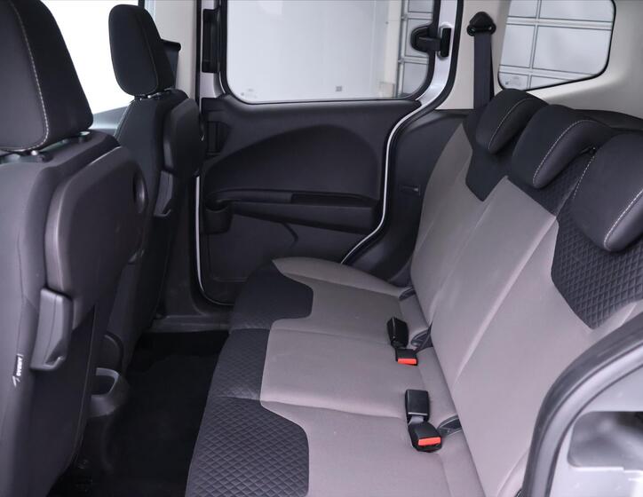 Ford Tourneo Courier 14