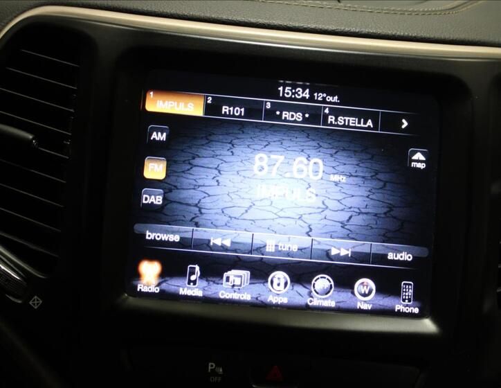 Jeep Cherokee 34