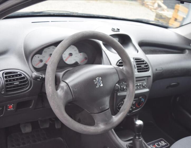 Peugeot 206 16