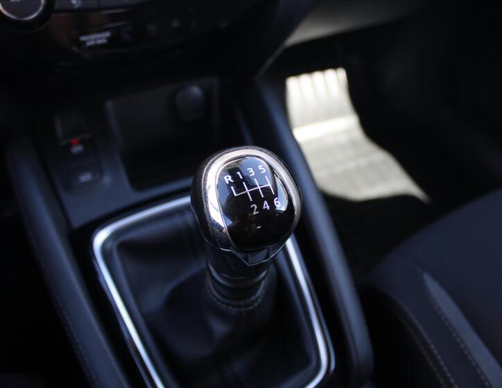 Nissan Qashqai 25