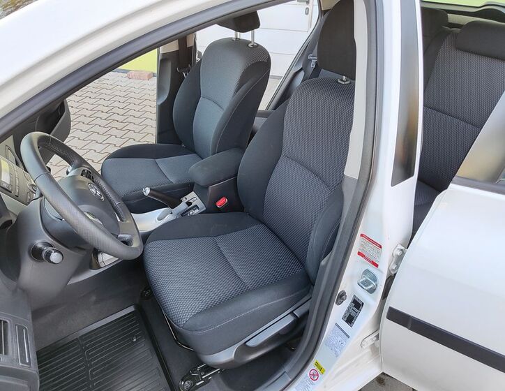 Toyota Auris 15