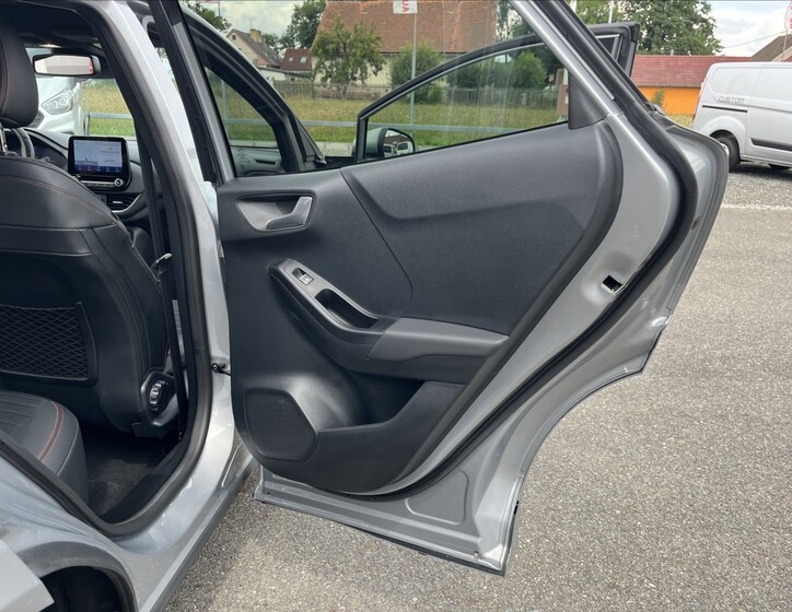 Ford Puma 64