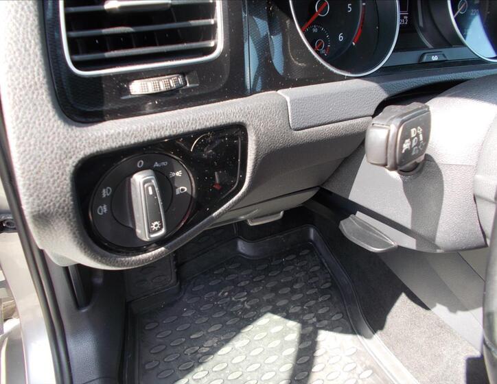 Volkswagen Golf 24