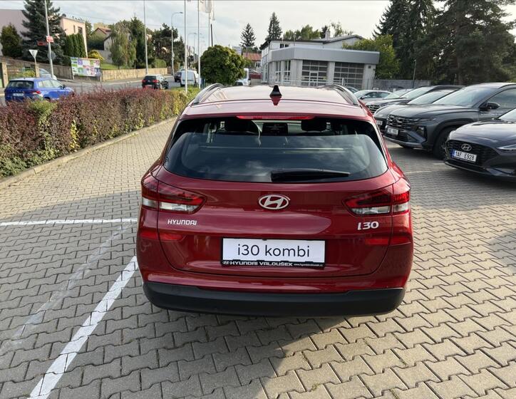 Hyundai i30 4