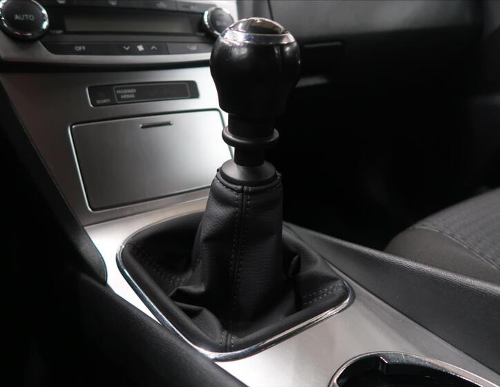 Toyota Avensis 27