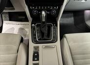 Volkswagen Passat 25
