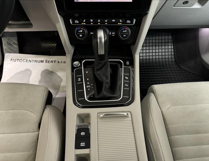 Volkswagen Passat 25