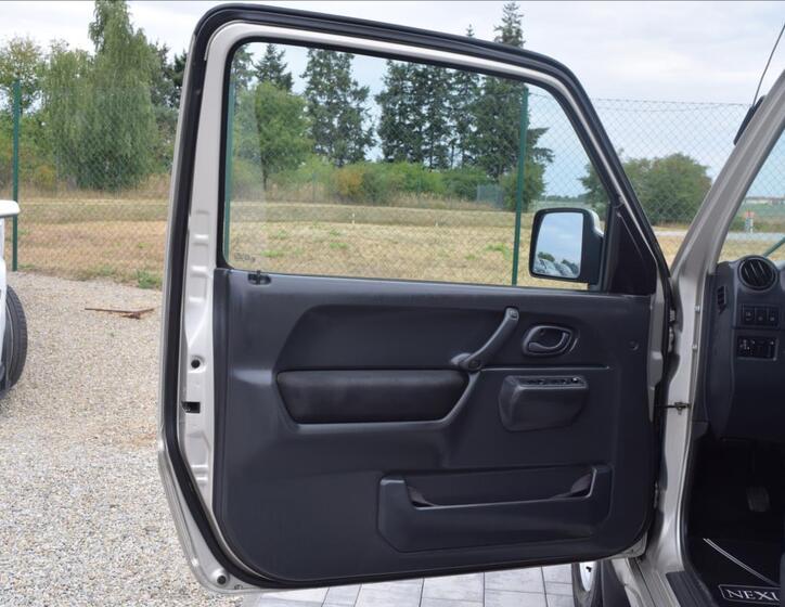 Suzuki Jimny 27