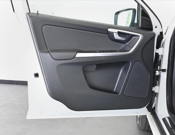 Volvo XC60 25