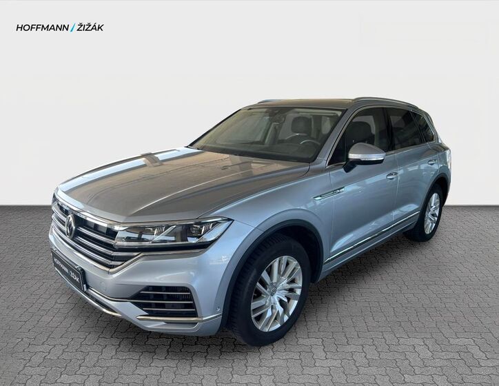 Volkswagen Touareg 1