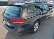 Volkswagen Passat 9
