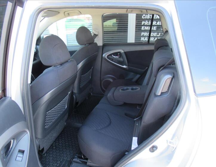 Toyota RAV4 20